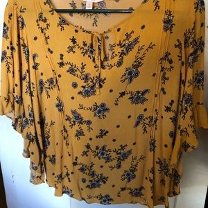 “Lauren Conrad”Yellow Flair paisley blouse